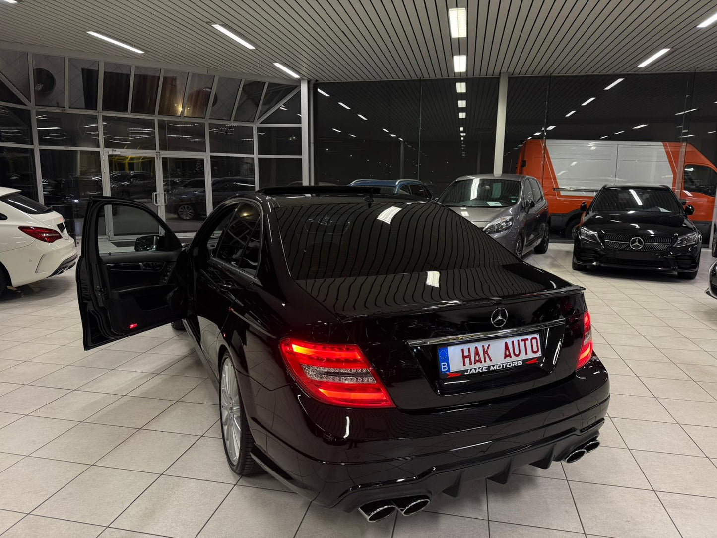 Mercedes-Benz C63 AMG 2012