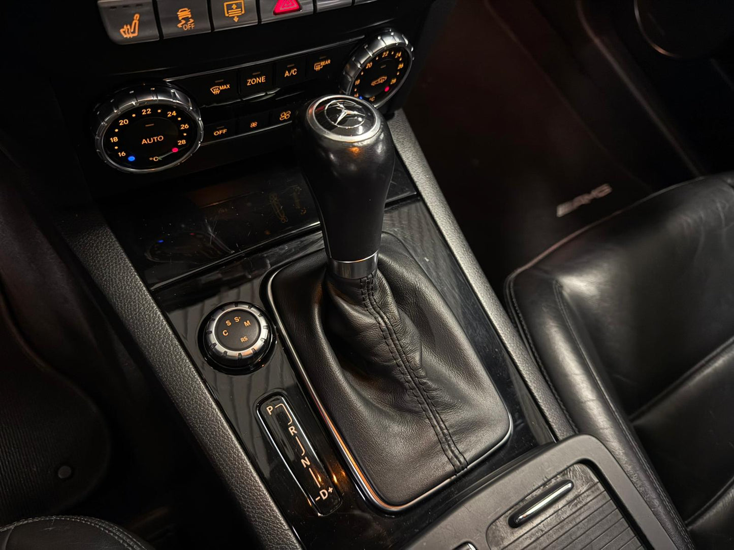 Mercedes-Benz C63 AMG 2012