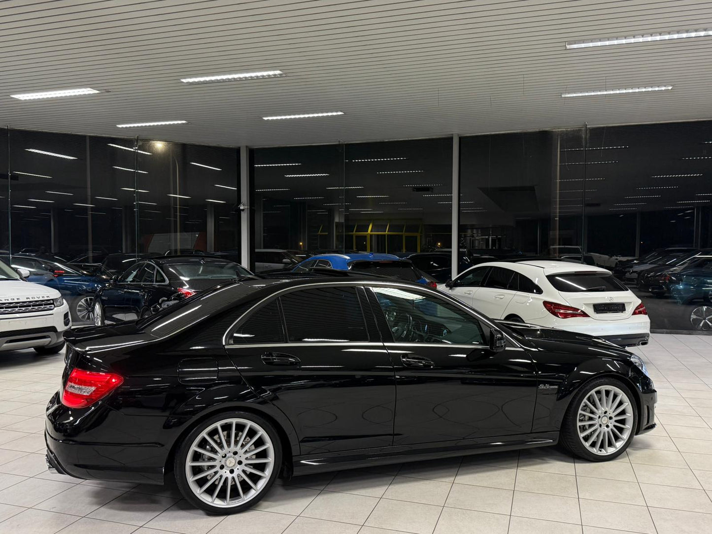 Mercedes-Benz C63 AMG 2012