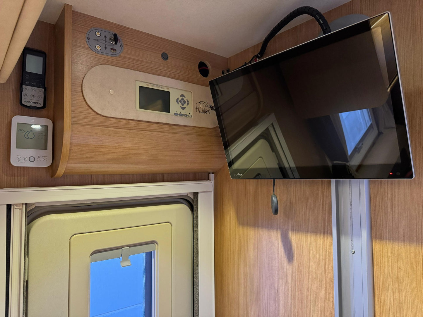 MobilHome Firat / Rimor 2.3D 130kW Multijet Full Equipped + Remorque Année 2012, 114.000Km