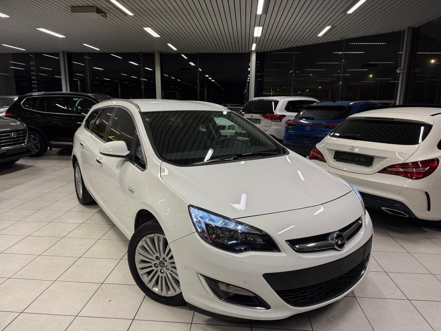 Opel Astra Sports Tourer 1.6i Essence 85kW Euro 5