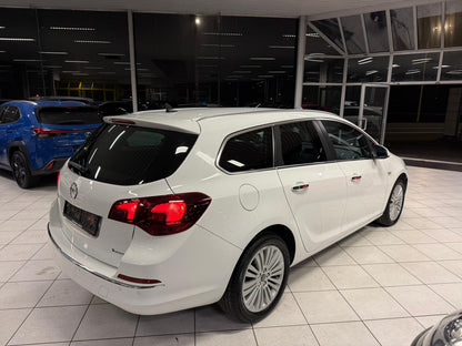Opel Astra Sports Tourer 1.6i Essence 85kW Euro 5