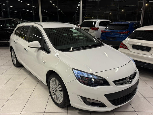 Opel Astra Sports Tourer 1.6i Essence 85kW Euro 5