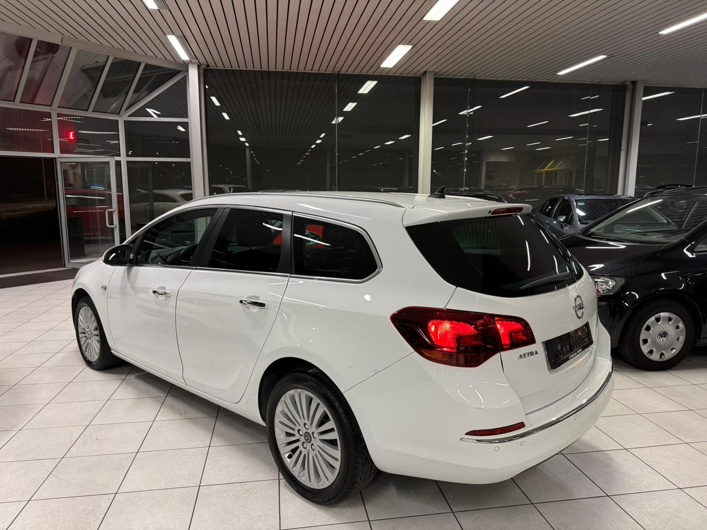 Opel Astra Sports Tourer 1.6i Essence 85kW Euro 5