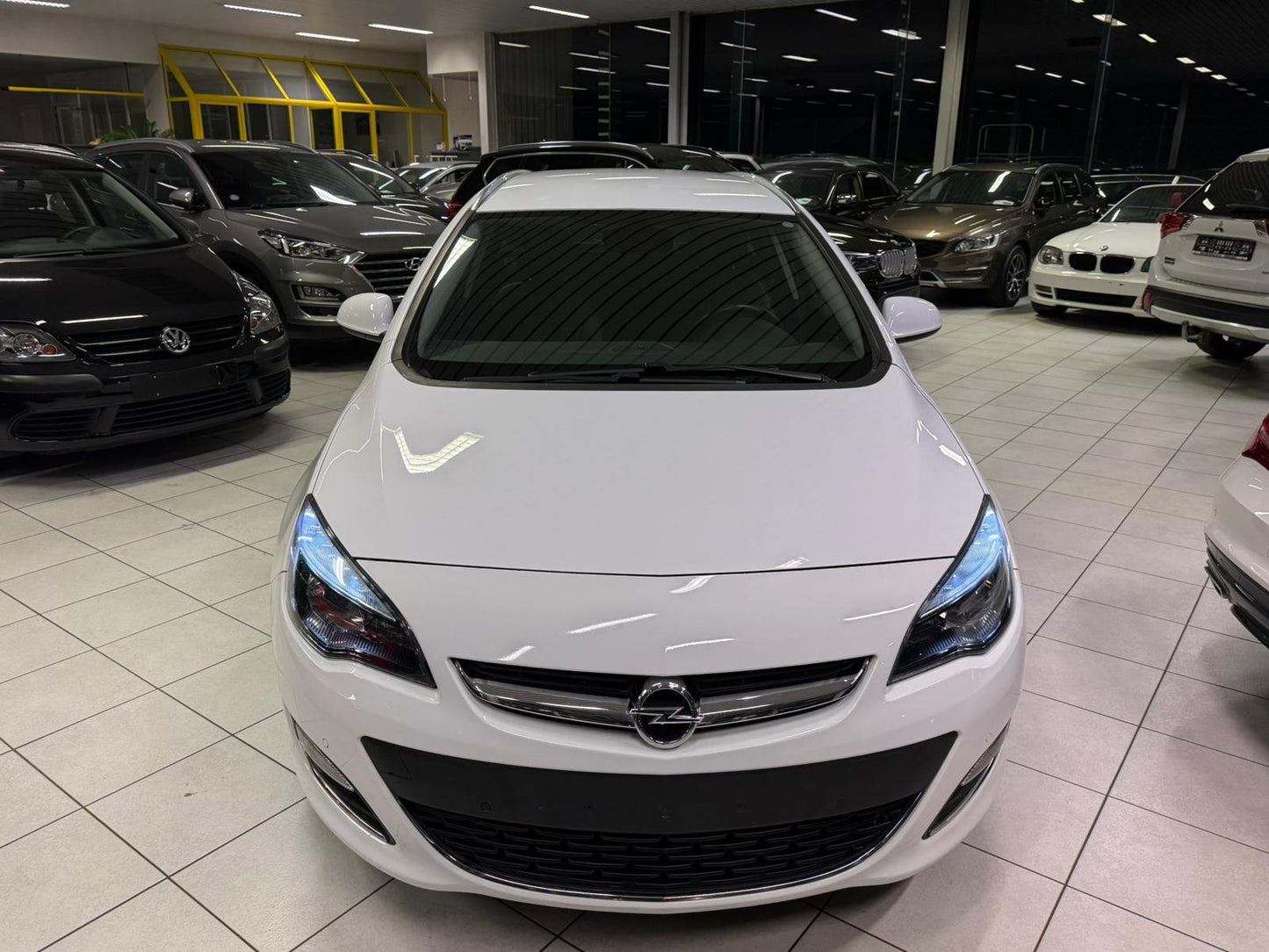 Opel Astra Sports Tourer 1.6i Essence 85kW Euro 5