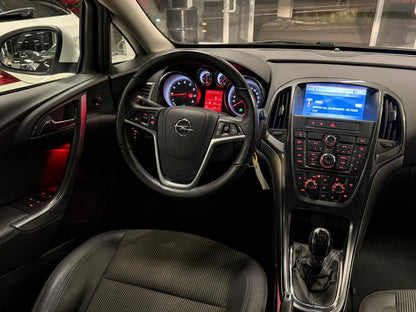 Opel Astra Sports Tourer 1.6i Essence 85kW Euro 5