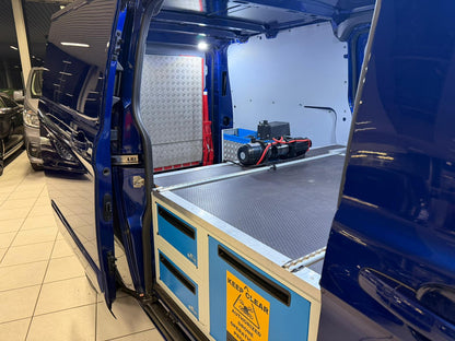 Ford Transit Custom Automatique Utilitaire Long-Chassis 2.0D 125kW Euro 6b