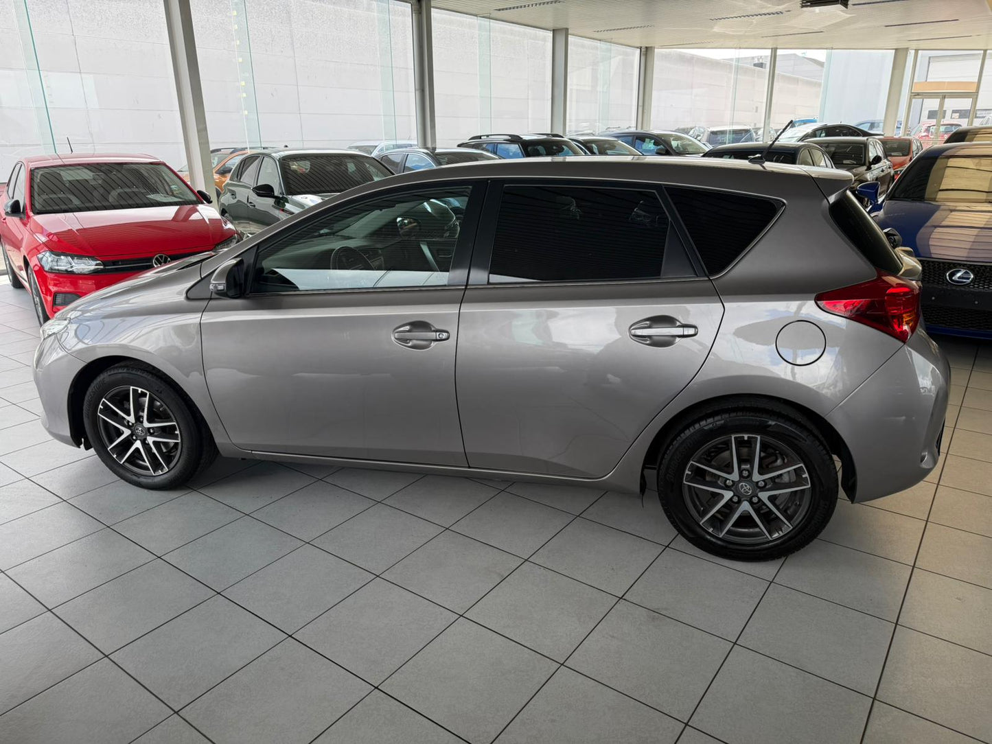 Toyota Auris 1.4D 66kW Euro 5b