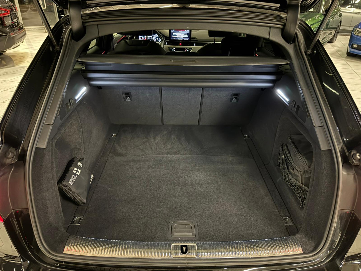 Audi A4 S-Line Automaat 2.0 Benzine 110kW Euro 6d
