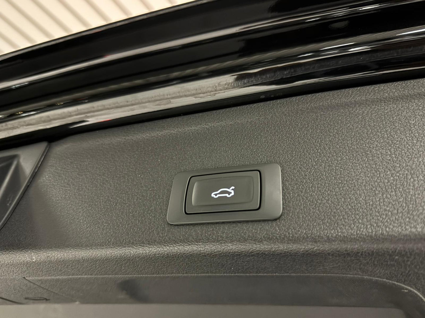 Audi A4 S-Line Automaat 2.0 Benzine 110kW Euro 6d