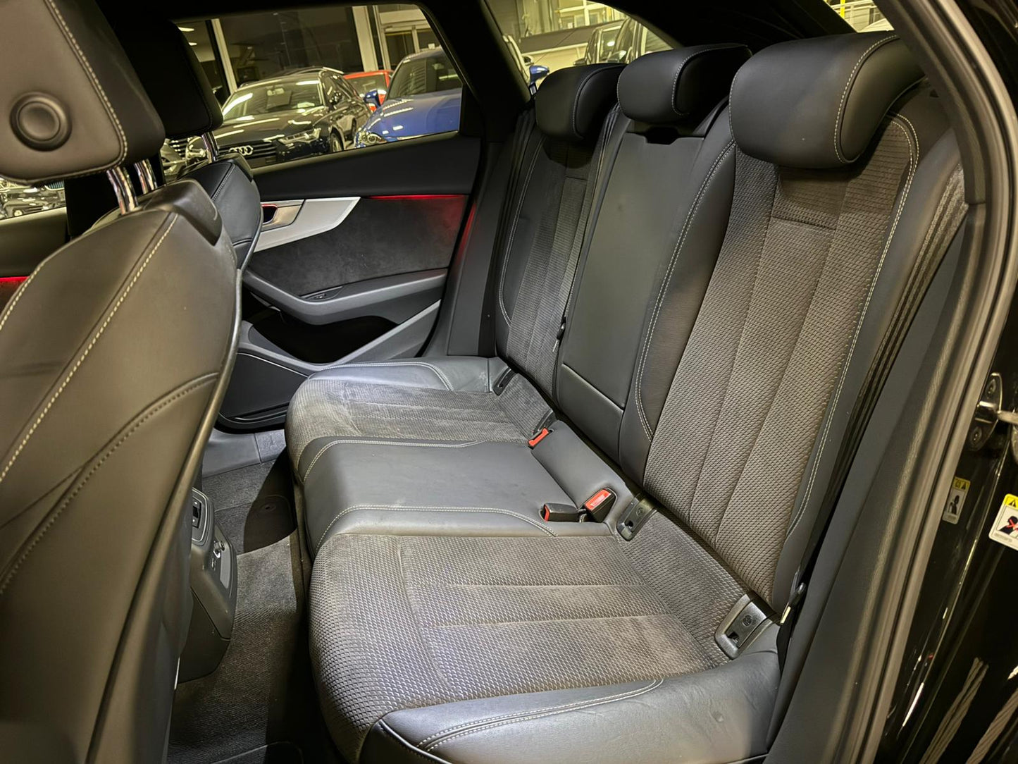 Audi A4 S-Line Automaat 2.0 Benzine 110kW Euro 6d