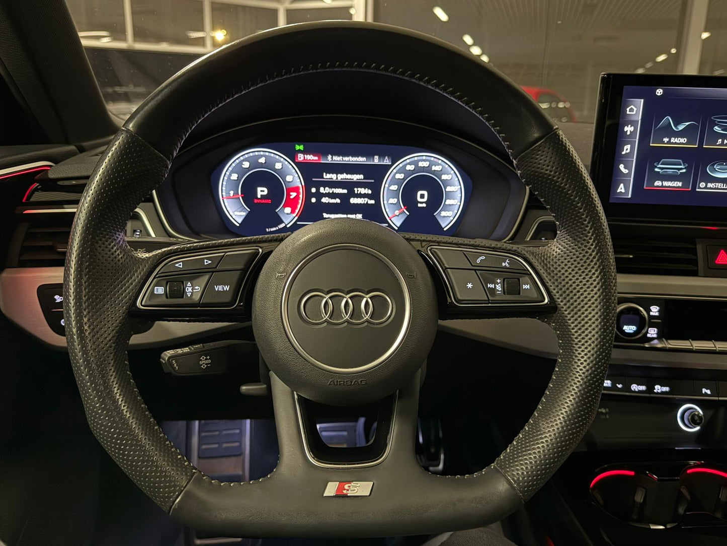 Audi A4 S-Line Automaat 2.0 Benzine 110kW Euro 6d