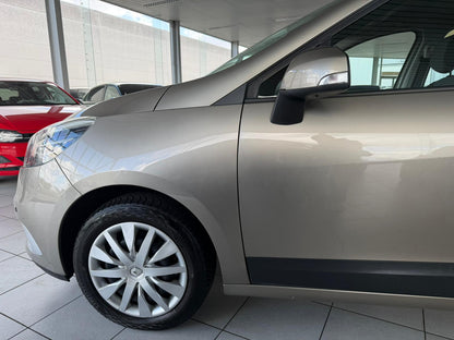 Renault Scenic 1.6i Essence 81kW Euro 5