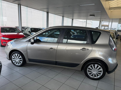Renault Scenic 1.6i Essence 81kW Euro 5
