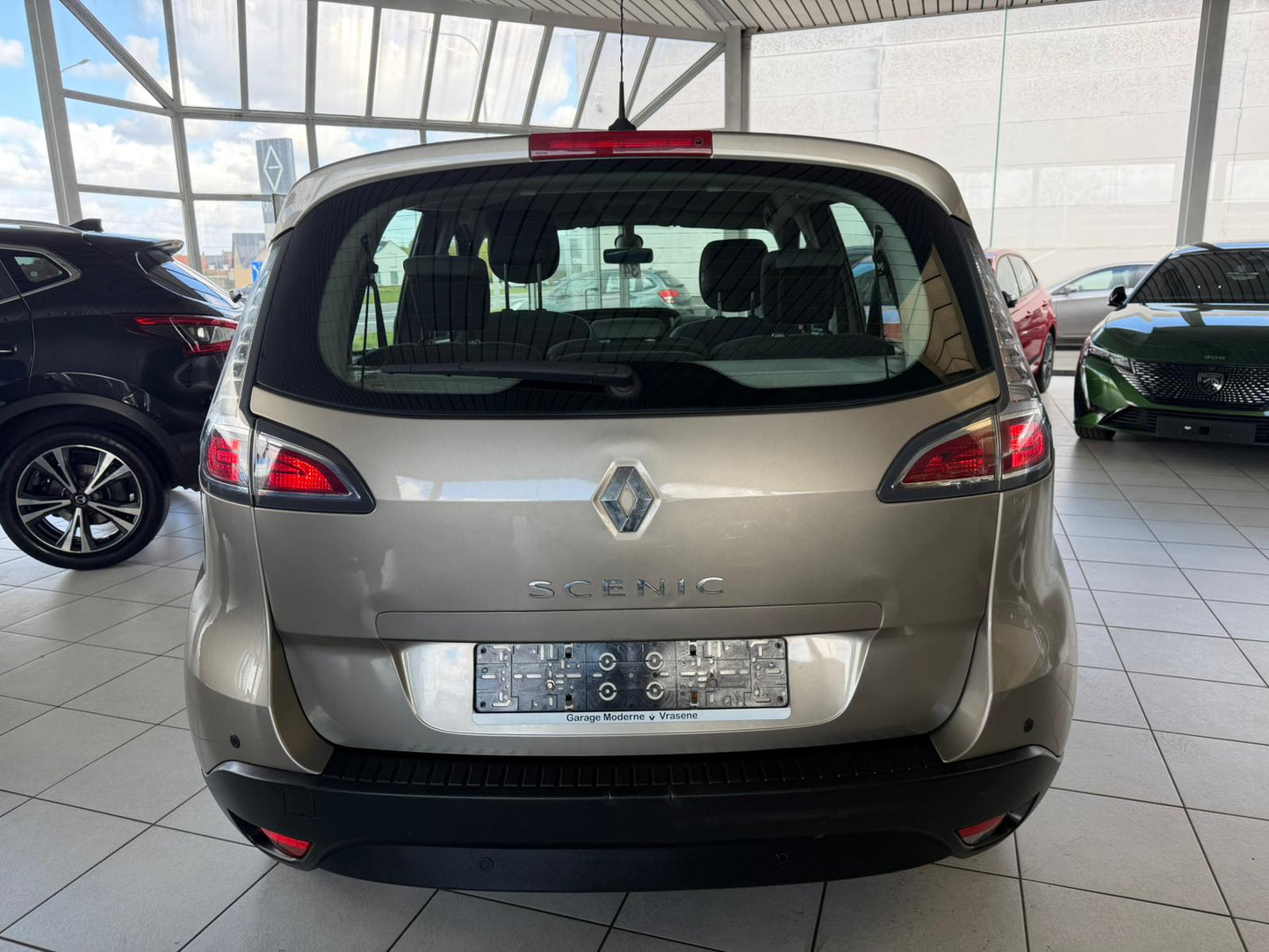 Renault Scenic 1.6i Essence 81kW Euro 5