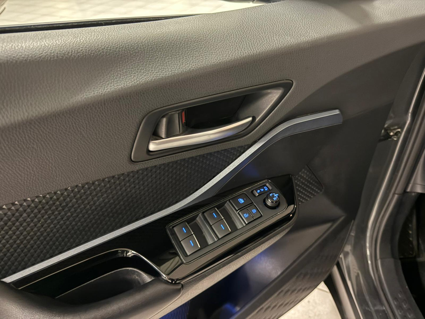 Toyota C-HR 2.0 Hybride/Essence Automatique 112kW Euro 6d-ISC-FCM