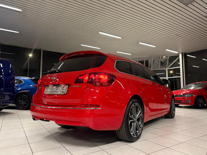 Opel Astra OPC Line Sports Tourer 2.0D 121kW Euro 5b