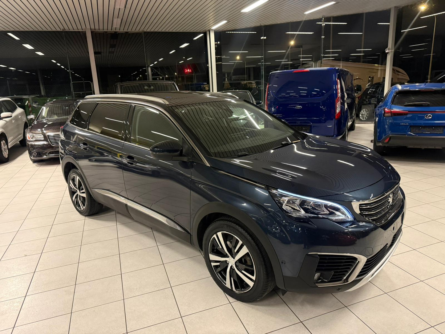 Peugeot 5008 7 Places 1.2i Essence 96kW Euro 6b