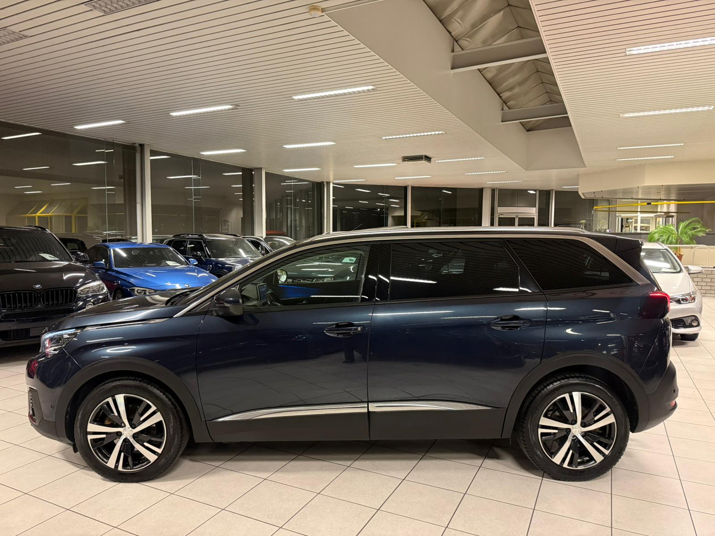 Peugeot 5008 7 Places 1.2i Essence 96kW Euro 6b