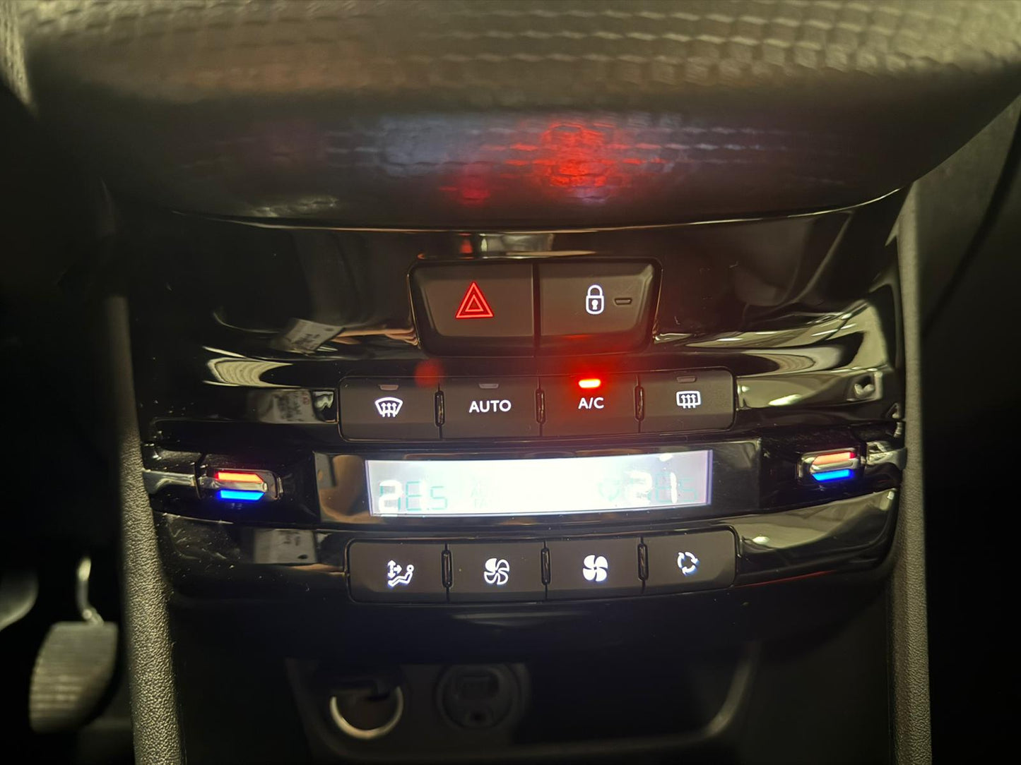 Peugeot 2008 STYLE 1.5hdi 75kW Euro 6d-TEMP-EV
