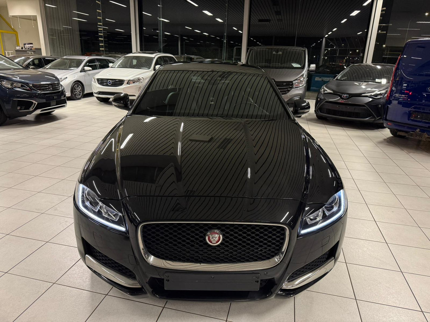 Jaguar XF 2.0D Automatique 132kW Euro 6b