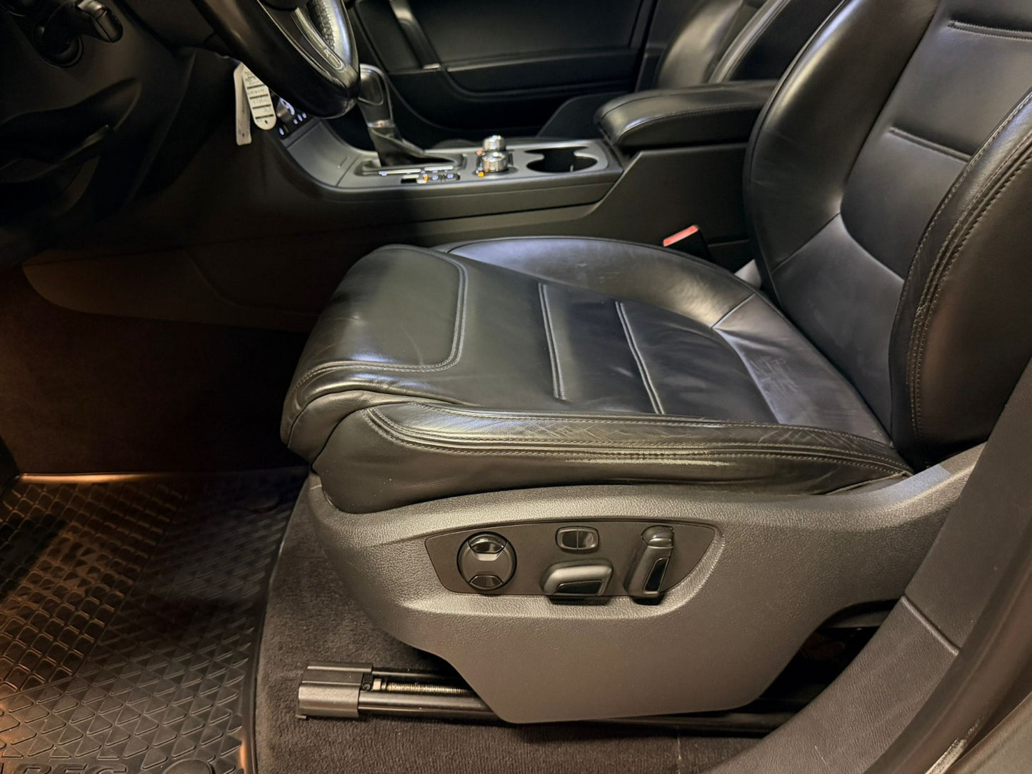 VW Touareg R-Line 4x4 Automatique 3.0TDI V6 BlueMotion 150kW Euro 6b