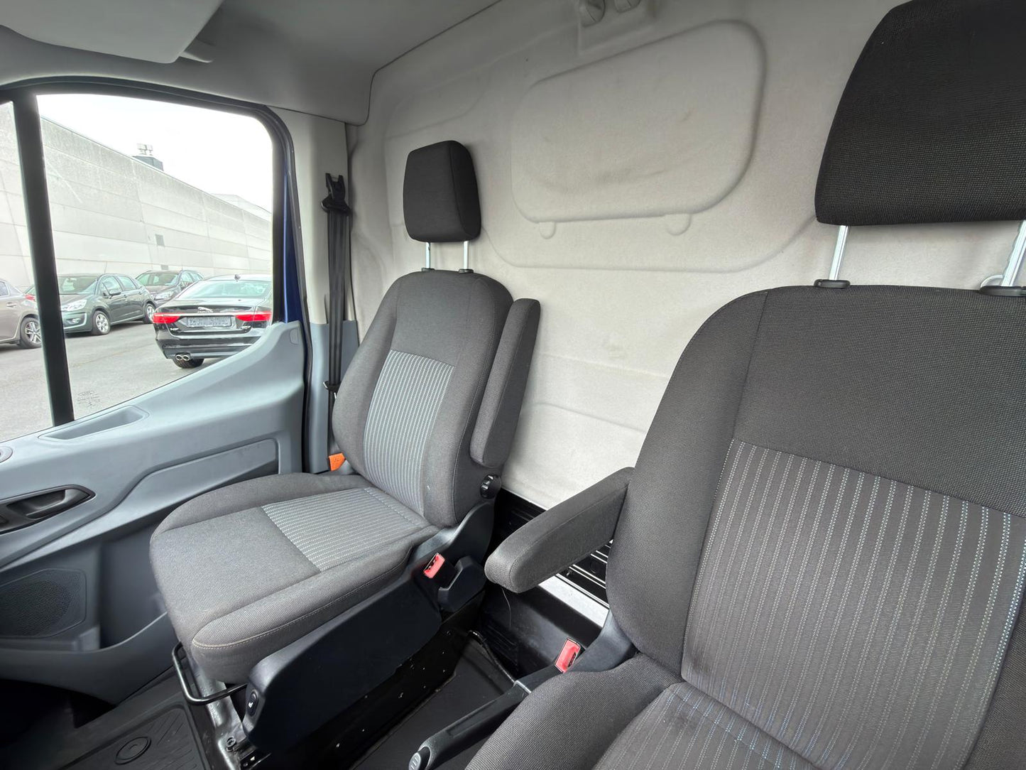 Ford Transit Utilitaire Automatique 2.0D 96kW Euro 6B