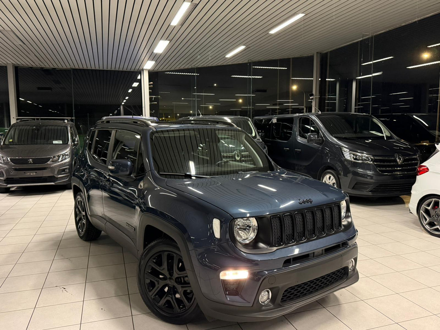 Jeep Renegade Black Star 1.3i Essence Automatique 110kW Euro 6d-T-E-ISC