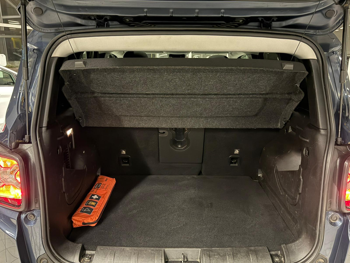 Jeep Renegade Black Star 1.3i Essence Automatique 110kW Euro 6d-T-E-ISC