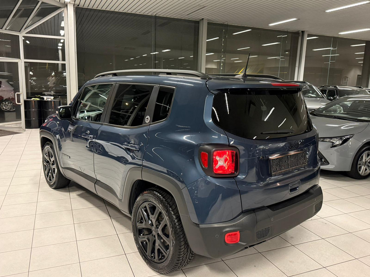 Jeep Renegade Black Star 1.3i Essence Automatique 110kW Euro 6d-T-E-ISC