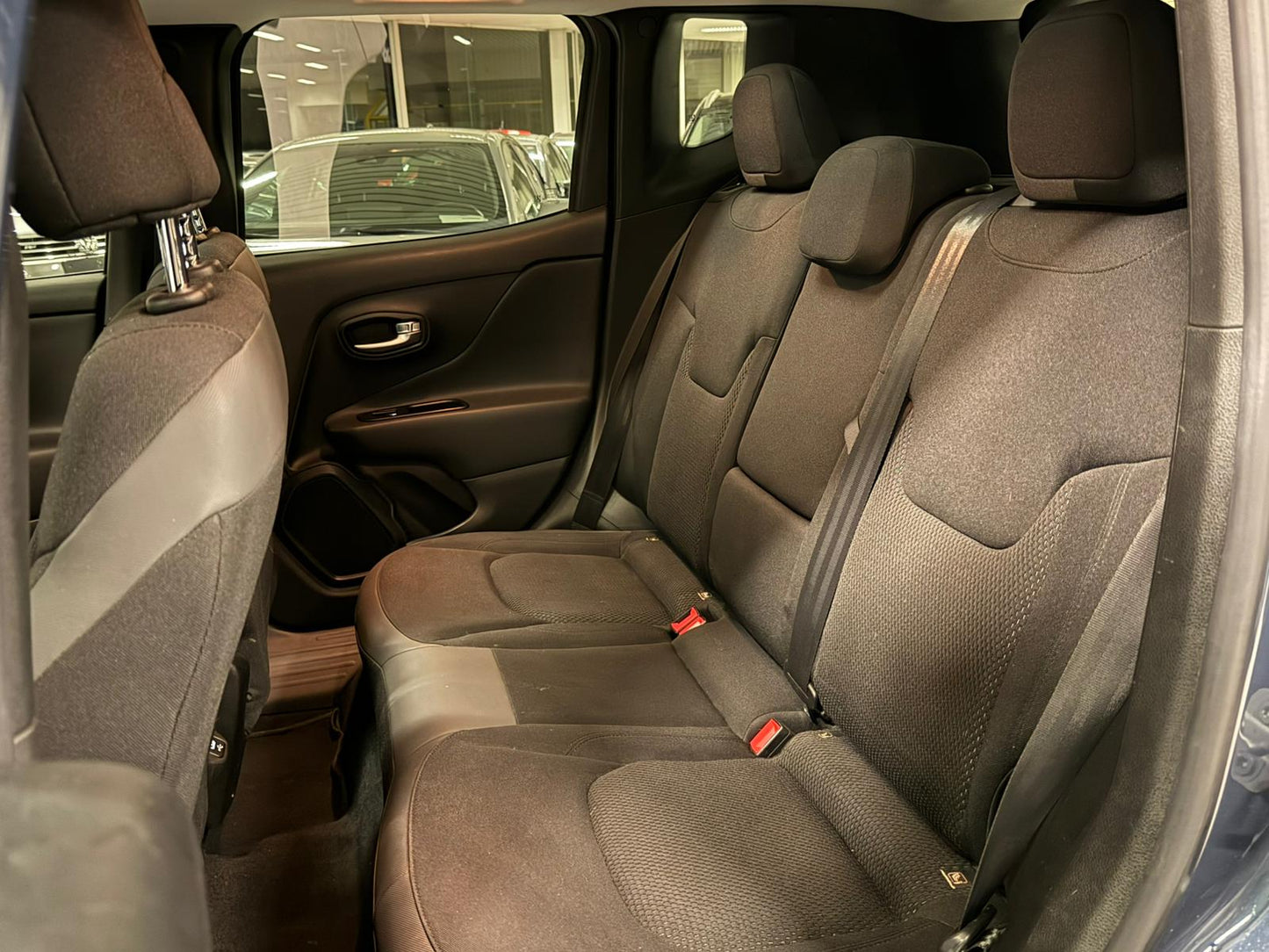 Jeep Renegade Black Star 1.3i Essence Automatique 110kW Euro 6d-T-E-ISC