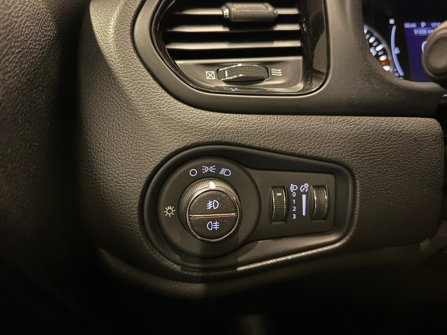 Jeep Renegade Black Star 1.3i Essence Automatique 110kW Euro 6d-T-E-ISC