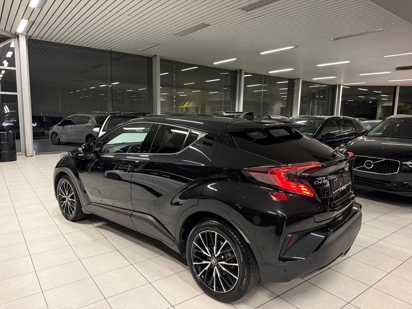 Toyota C-HR 1.8 Essence/Hybride Automatique 72kW Euro 6b