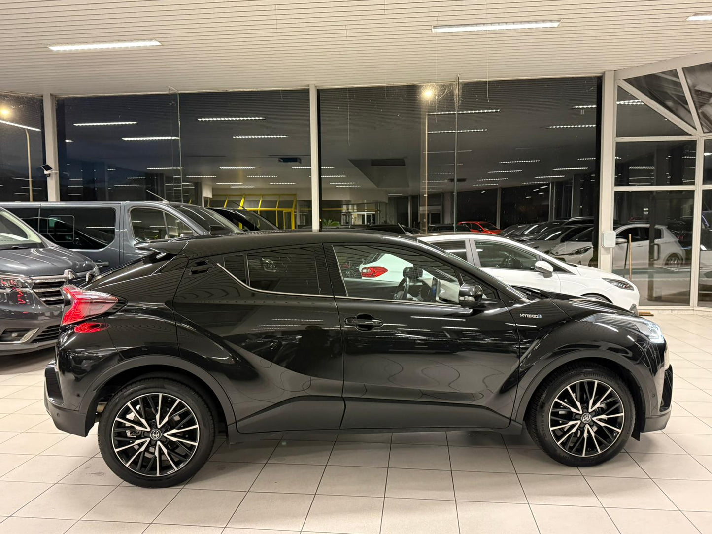 Toyota C-HR 1.8 Essence/Hybride Automatique 72kW Euro 6b