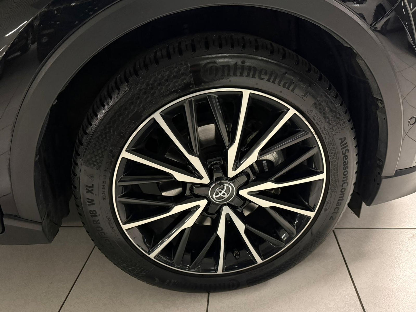 Toyota C-HR 1.8 Essence/Hybride Automatique 72kW Euro 6b