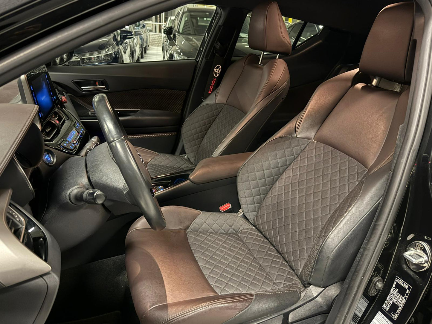 Toyota C-HR 1.8 Essence/Hybride Automatique 72kW Euro 6b