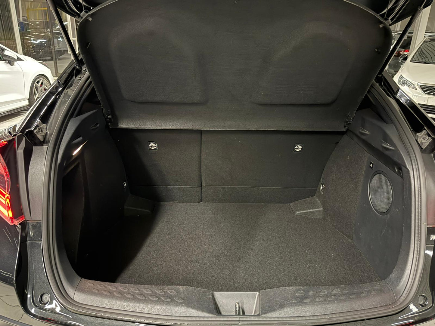 Toyota C-HR 1.8 Essence/Hybride Automatique 72kW Euro 6b