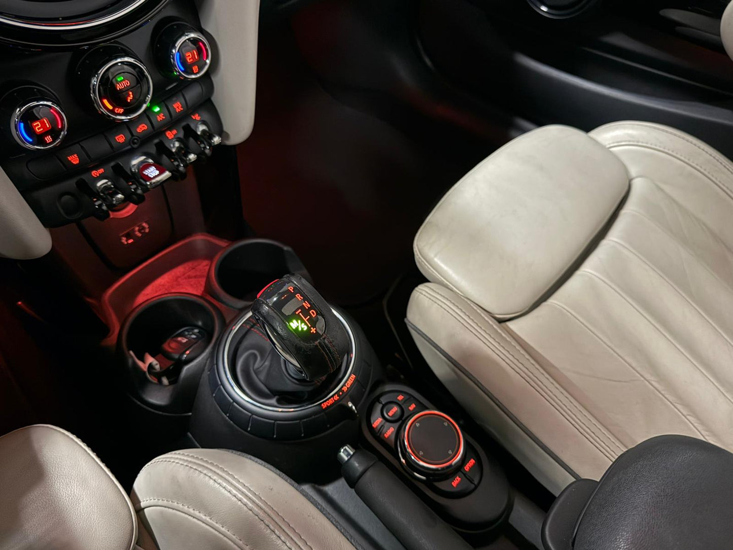 Mini Cooper SD 7 Seven 2.0D Automatique 125kW Euro 6b