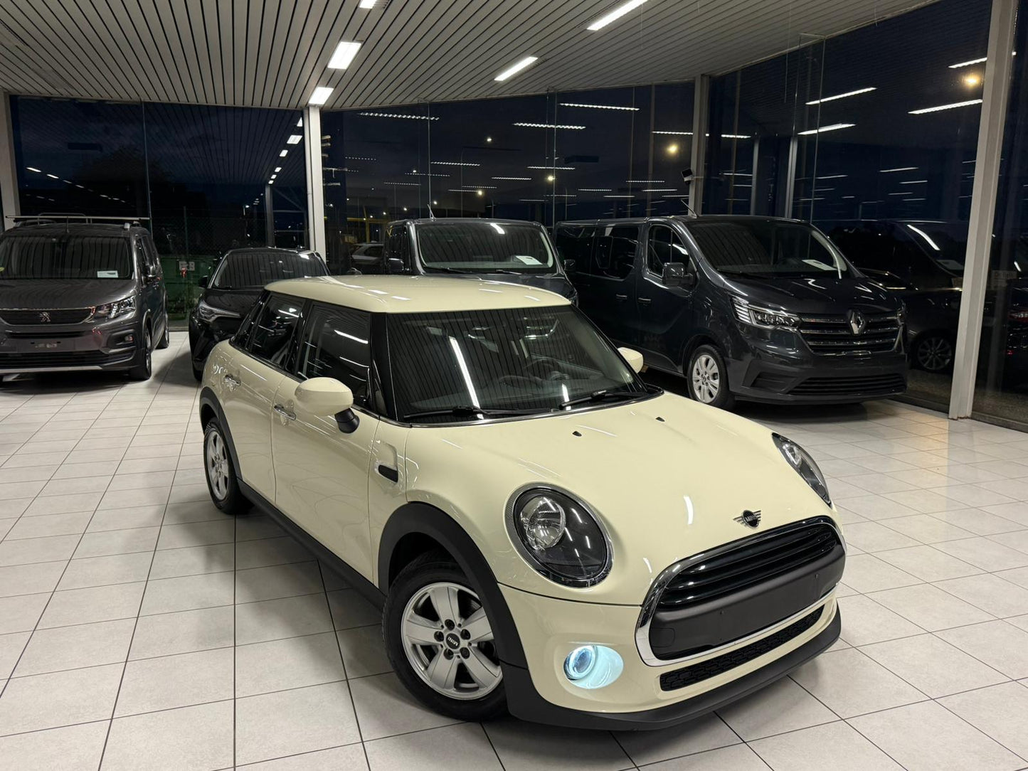 Mini One 1.5i Essence Automatique 75kW Euro 6d-T-E-ISC