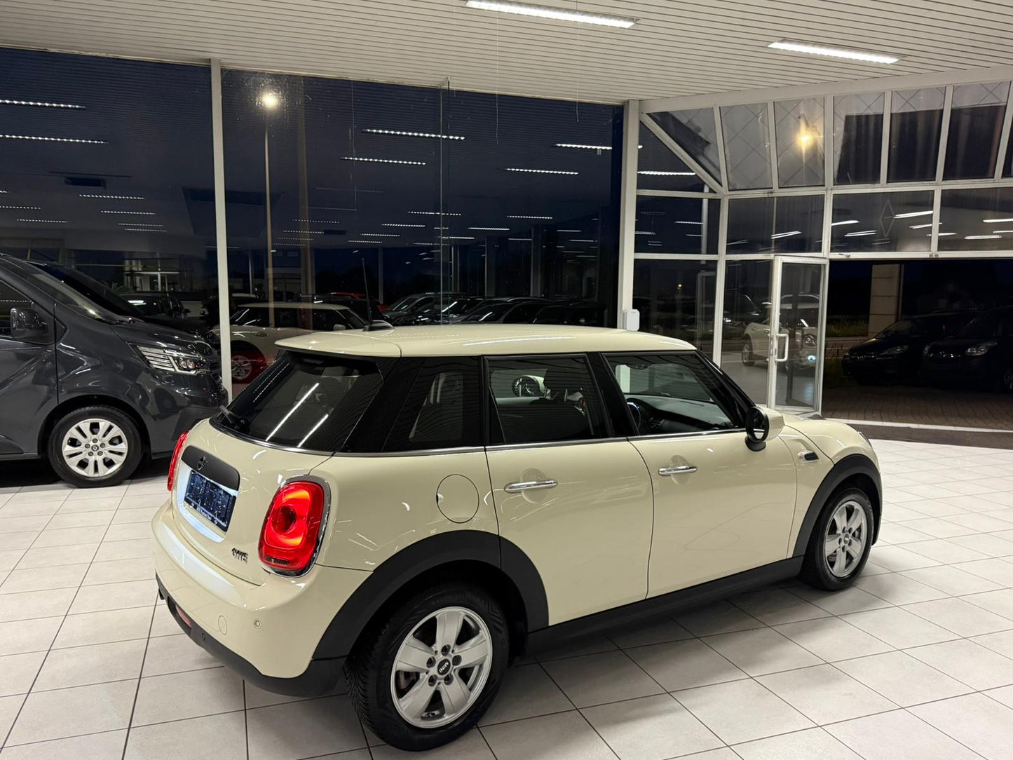 Mini One 1.5i Essence Automatique 75kW Euro 6d-T-E-ISC