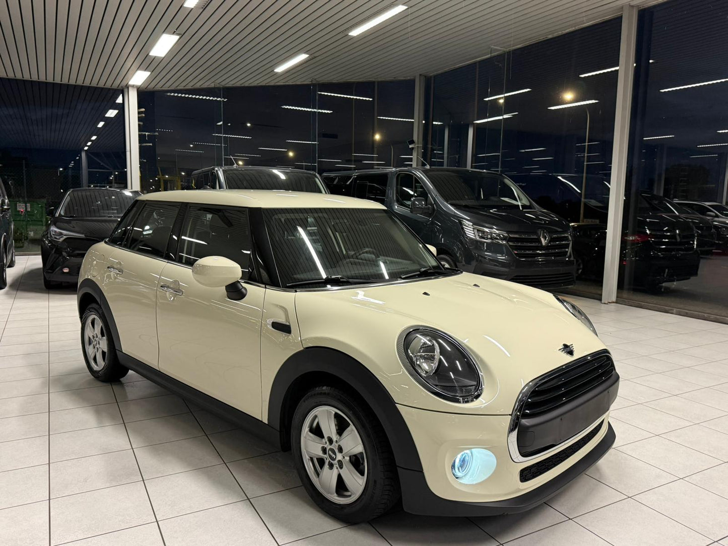 Mini One 1.5i Essence Automatique 75kW Euro 6d-T-E-ISC