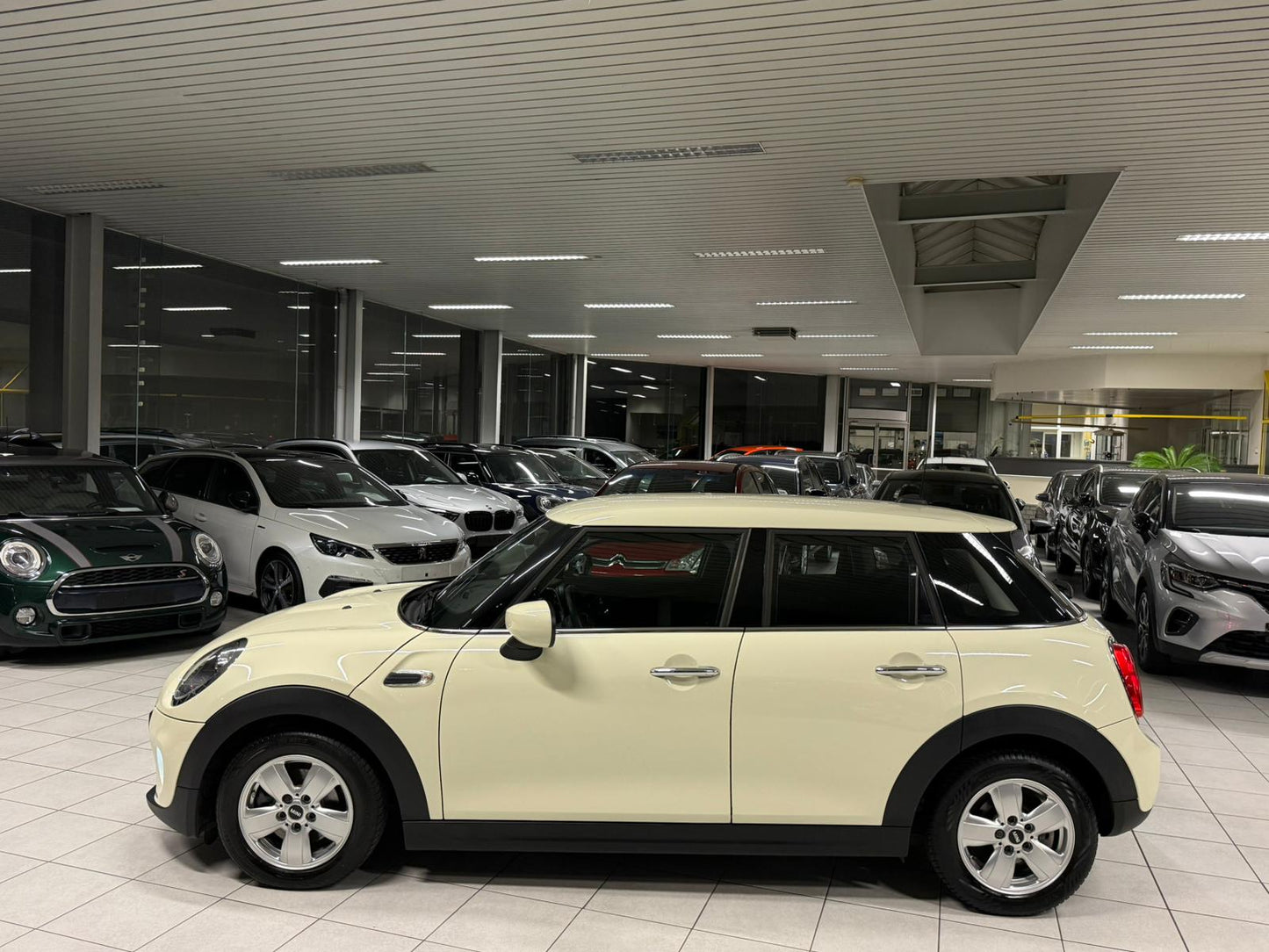 Mini One 1.5i Essence Automatique 75kW Euro 6d-T-E-ISC