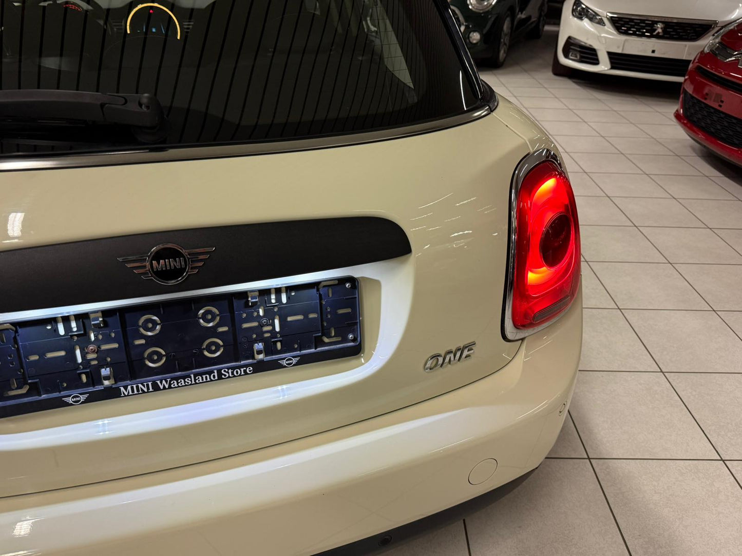 Mini One 1.5i Essence Automatique 75kW Euro 6d-T-E-ISC