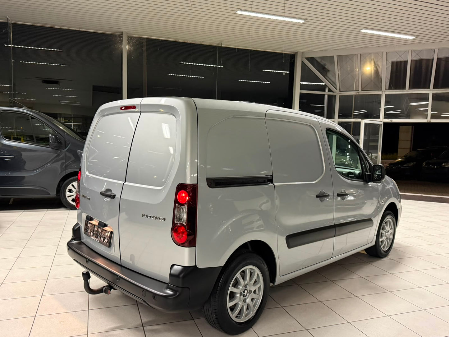 Peugeot Partner Utilitaire 3 Places 1.6i Essence 72kW Euro 6b